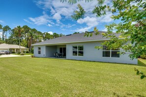 Exterior - Palm Coast Escape: Bike Trails & Beach Days! (Palm Coast)