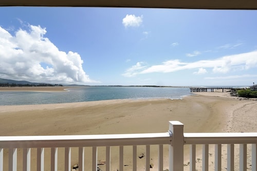 Double Queen Room with Balcony - Ocean view
