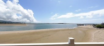 Double Queen Room with Balcony - Ocean view