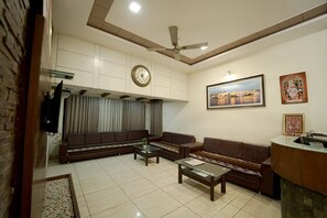 Superior Room | Living area - Hotel Uddhav Palace (Udaipur)