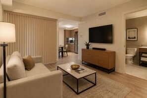 Living area - Arcfield Hotel (Toronto)