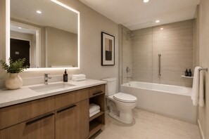 Bathroom - Arcfield Hotel (Toronto)