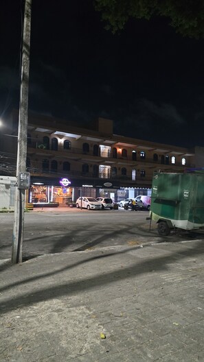 Exterior - The Comfort of the Gchatlos Family (Fortaleza)