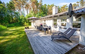 Outdoor dining - Awesome home in Sæby with sauna (Sæby)