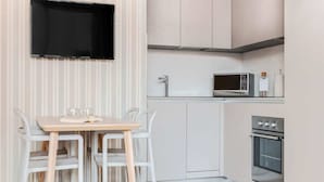 Coffee/tea maker, fridge, microwave, oven - Milan-Bergonzoli-Hugo - 1 apartment BDR (Milano)