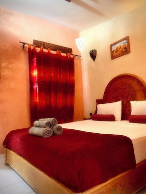 3 bedrooms, iron/ironing board, WiFi, bed sheets - Private luxury Riad Ayman with a hot tub, secure parking, and three swimming pools. (Marrakech)