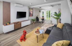 TV - Beautiful apartment in Porec with WiFi (Porec)