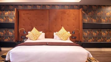 Presidential Suite, Pool View | In-room safe, desk, iron/ironing board