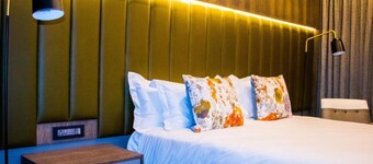 MGB Hotel at 2Ten