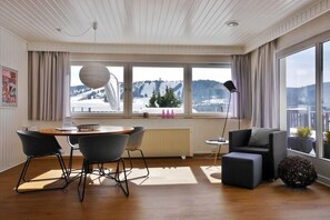 Dining - "Eye-catcher Willingen" in the ski resort (Willingen \/ Upland)