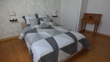 2 chambres, bureau, fer et planche à repasser, Wi-Fi gratuit