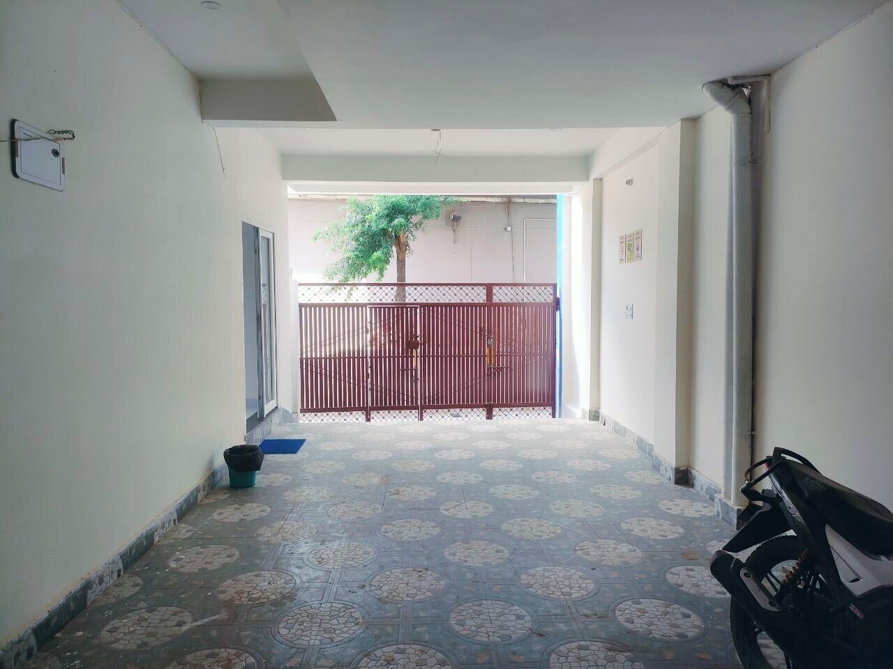 المنطقة المحيطة بالمنشأة