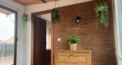 Apartment 'Alcalá Zona Centro Duplex' with Balcony, Wi-Fi and Air Conditioning
