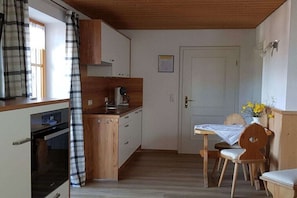 Kühlschrank, Ofen, Herdplatte, Geschirrspüler