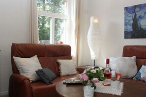 Interior - At the councilors' triangle (Eimke)