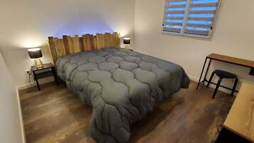 3 chambres, fer et planche à repasser, Wi-Fi, literie fournie