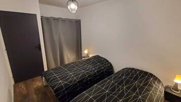 3 chambres, fer et planche à repasser, Wi-Fi, literie fournie