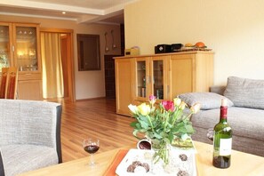 Living area - Holiday apartment with 3 bedrooms (Bargfeld)