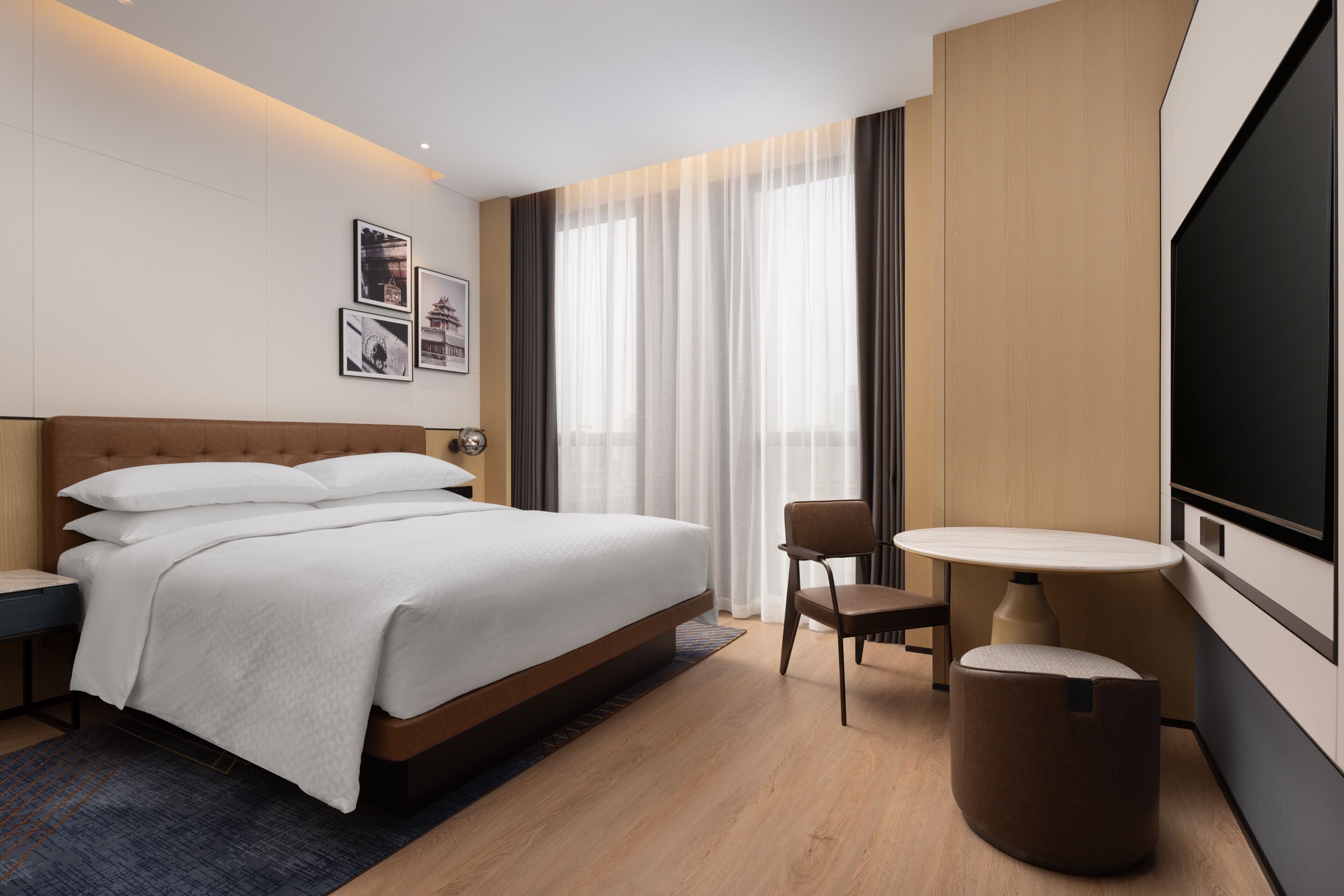 Superior Room, 1 King Bed, City View