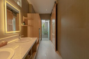 Bathroom - Tay Tien Bungalow (Phu Quoc)