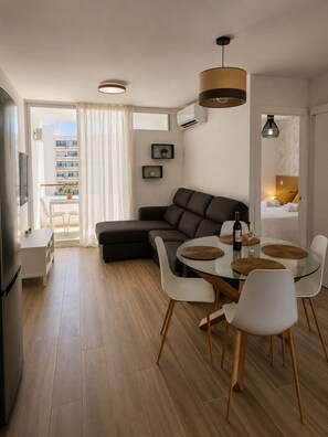 Interior - Spacious 3-bedroom apartment in peaceful Maspalomas with AC (Maspalomas)