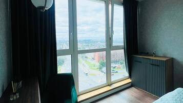 Luksus-lejlighed - balkon - byudsigt | Gadeudsigt