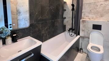 Luxury Apartment, Balcony, City View | Bathroom