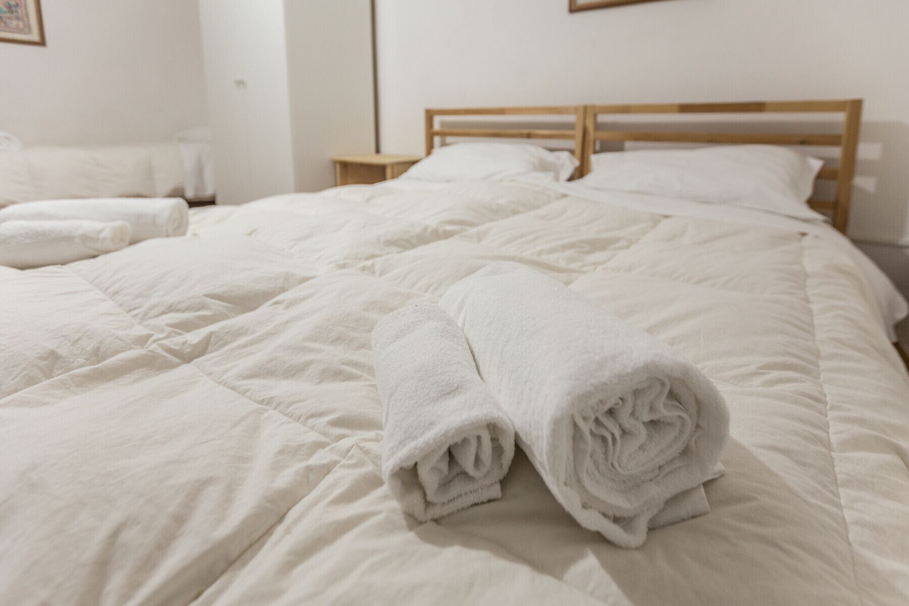 Iron/ironing board, free WiFi, bed sheets