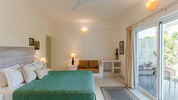 Habitación, vistas al jardín | Sábanas de algodón egipcio, ropa de cama de alta calidad, minibar