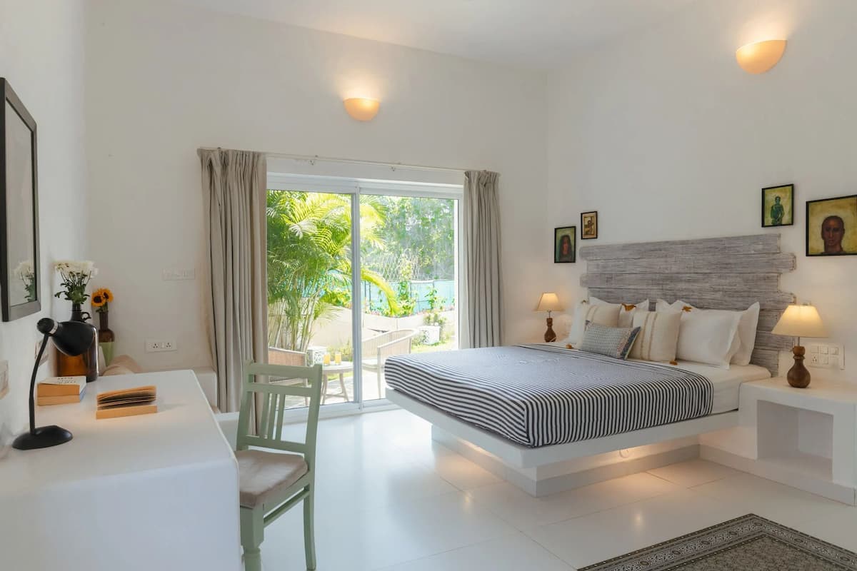 Suite De Presidential | Egyptian cotton sheets, premium bedding, minibar, desk