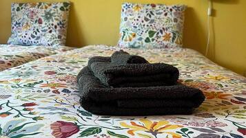 1 dormitorio y ropa de cama