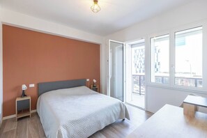 Bügeleisen/Bügelbrett, kostenloses WLAN, Bettwäsche