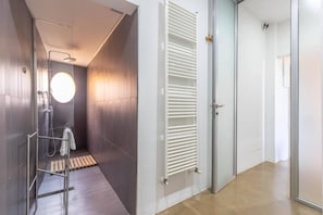 Shower, hair dryer, bidet, towels - Nel Ghetto (Bologna)