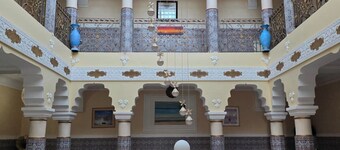 location d'une grande et belle villa avec piscine prés de la plage a Annaba