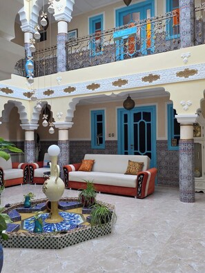 Lobby - Rent a large, beautiful villa with a pool near the beach in Annaba (Annaba)