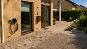 Terrace/patio - Waterfront villa with a jacuzzi and sauna (Leimuiden)