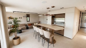 Interior - Waterfront villa with a jacuzzi and sauna (Leimuiden)