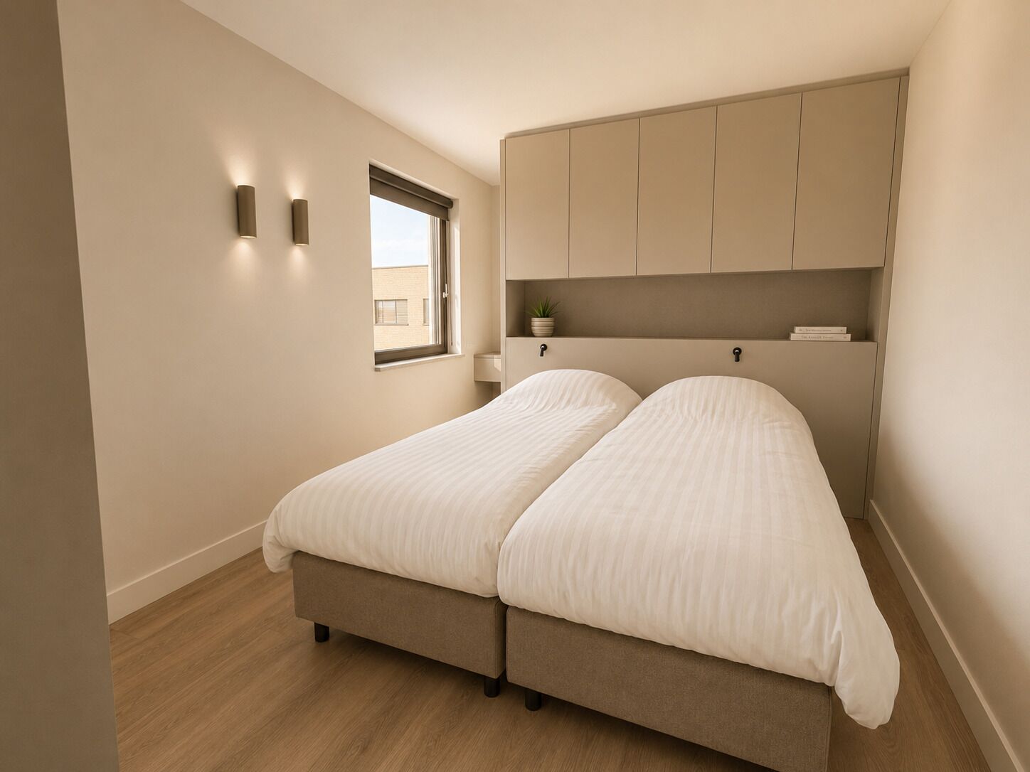 4 bedrooms, desk, iron/ironing board, travel crib