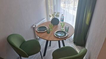 Basic-Studio, Balkon, Blick auf den Innenhof | Blick vom Balkon
