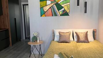 Basic-Studio, Balkon, Blick auf den Innenhof | Hochwertige Bettwaren, Verdunkelungsvorhänge, Bügeleisen/Bügelbrett