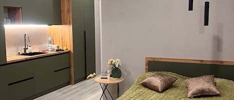 Basic-Studio, Balkon, Blick auf den Innenhof