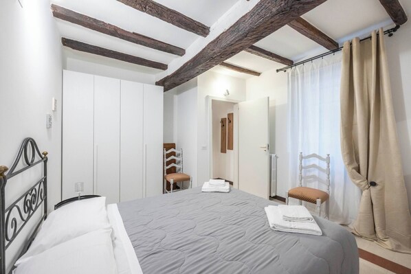 Iron/ironing board, travel cot, free WiFi, bed sheets - Ambra Maison (Bologna)