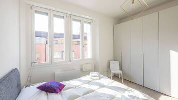 Iron/ironing board, travel cot, free WiFi, bed sheets