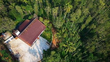 Villa, hageutsikt | Eksteriør