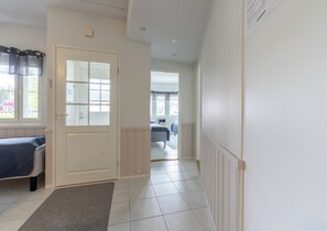 Apartment, 2 Schlafzimmer, Hanglage | Bügeleisen/Bügelbrett, kostenloses WLAN, Bettwäsche