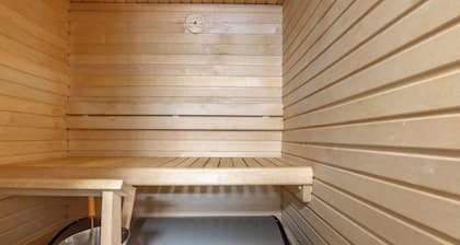 Levistar 912 - 2BR Apt with Sauna