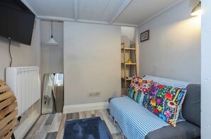 Living area - The Brighton Loft Studio, 30 sec to the sea (Brighton and Hove)