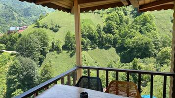 Deluxe-Chalet, Talblick | Speisen im Freien
