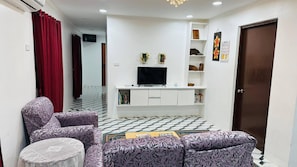 Living room - Cozy 3-bedroom Retreat in Davuilevu- Demberly's Hideaway (Nakasi)