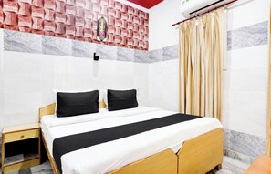 Habitación estándar doble | Ropa de cama hipoalergénica, escritorio, sistema de insonorización